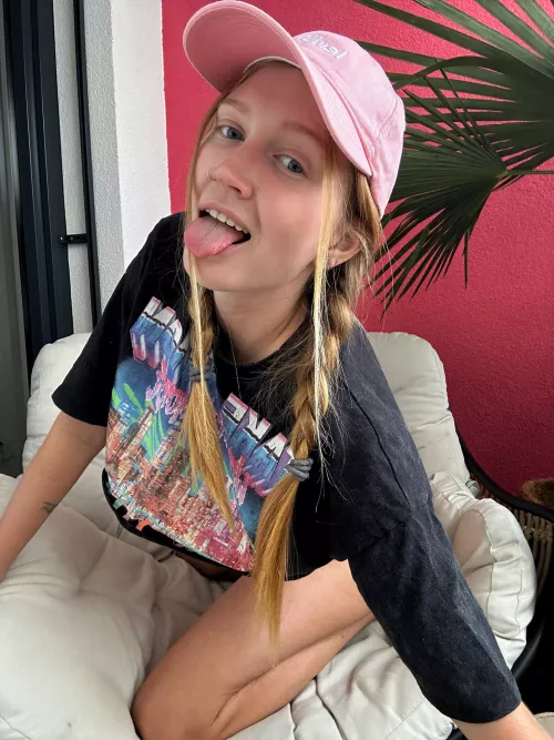 I love showing my tongue🤭