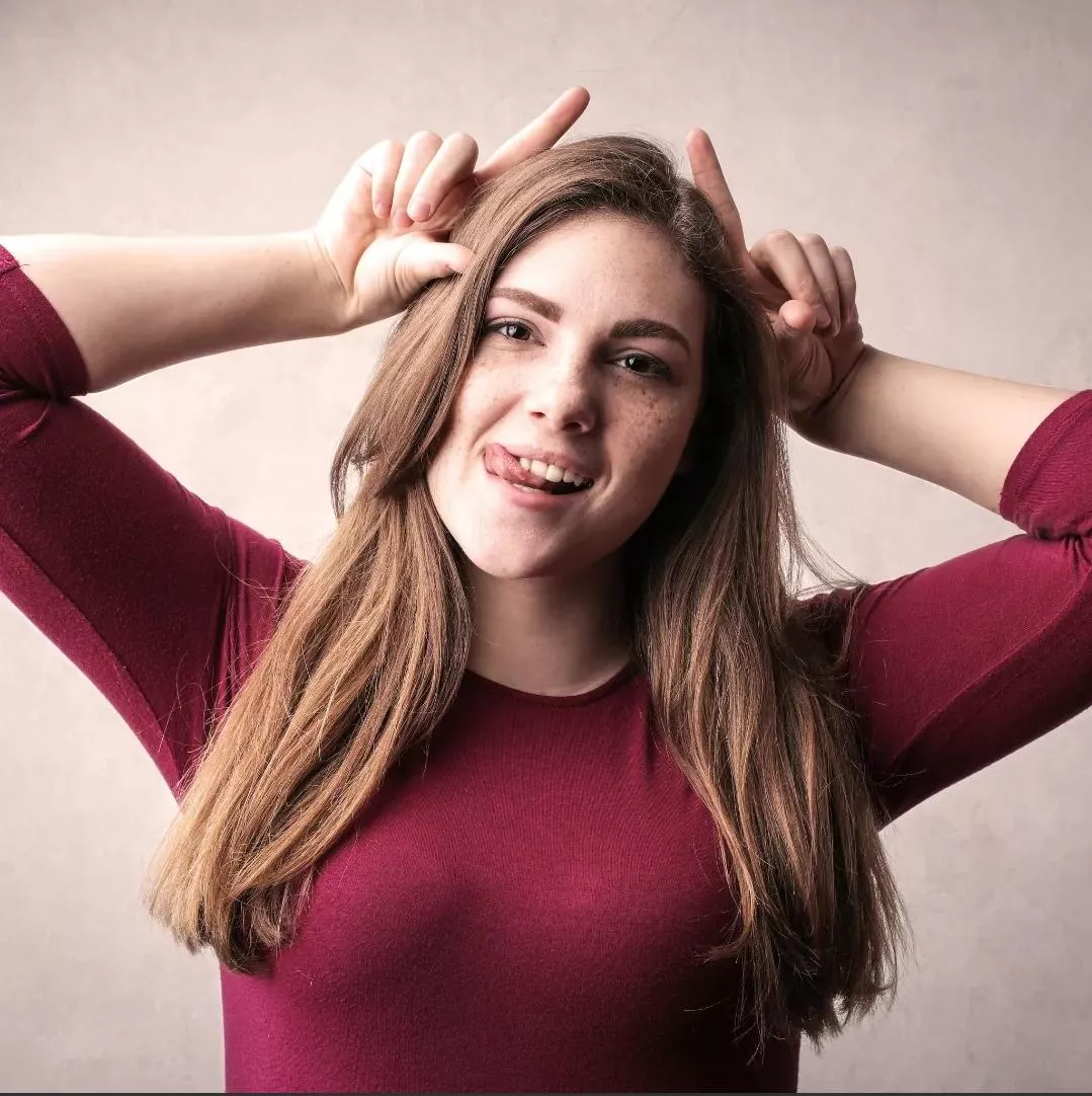 I see some lines in a Facebook ad I keep getting