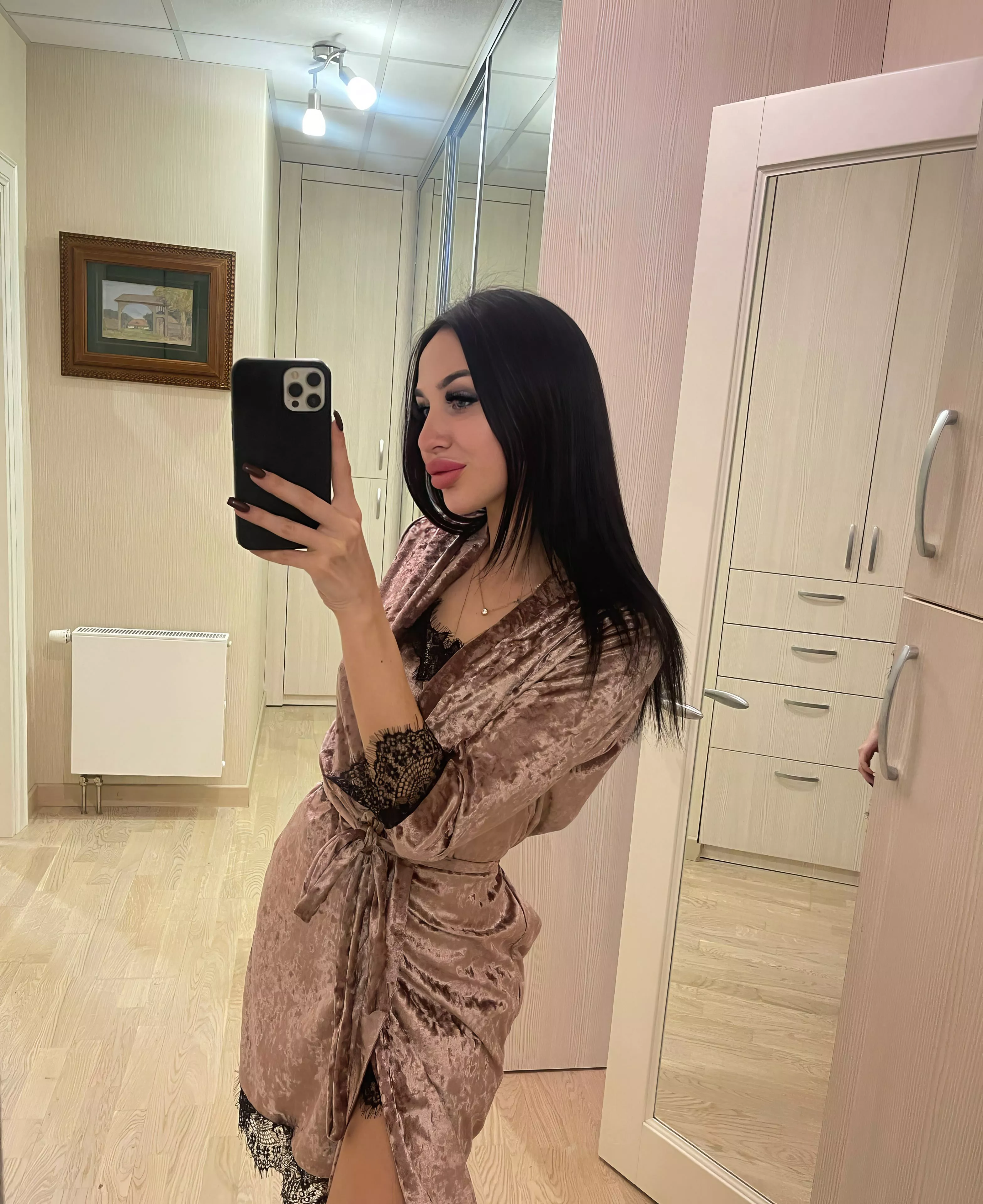 I'm so bored alone in this house