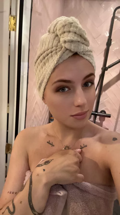 The face of a girl that just went out the shower