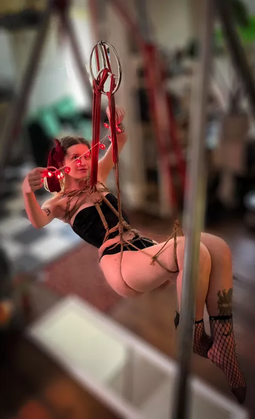 This is my very first time being suspended~ annnnnd my rigger/dom/(most amazingest)bf(in the world)‘s first time suspending!!