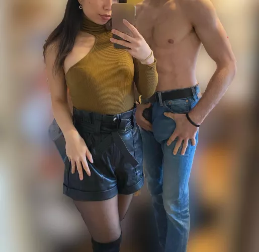 who wants to see my asian pussy getting fucked by this white dick? ;)