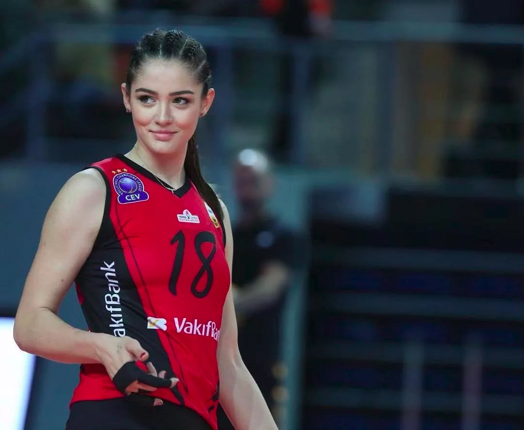 Zehra Güneş - Turkish volleyball player nudes by lickmyspaghetti