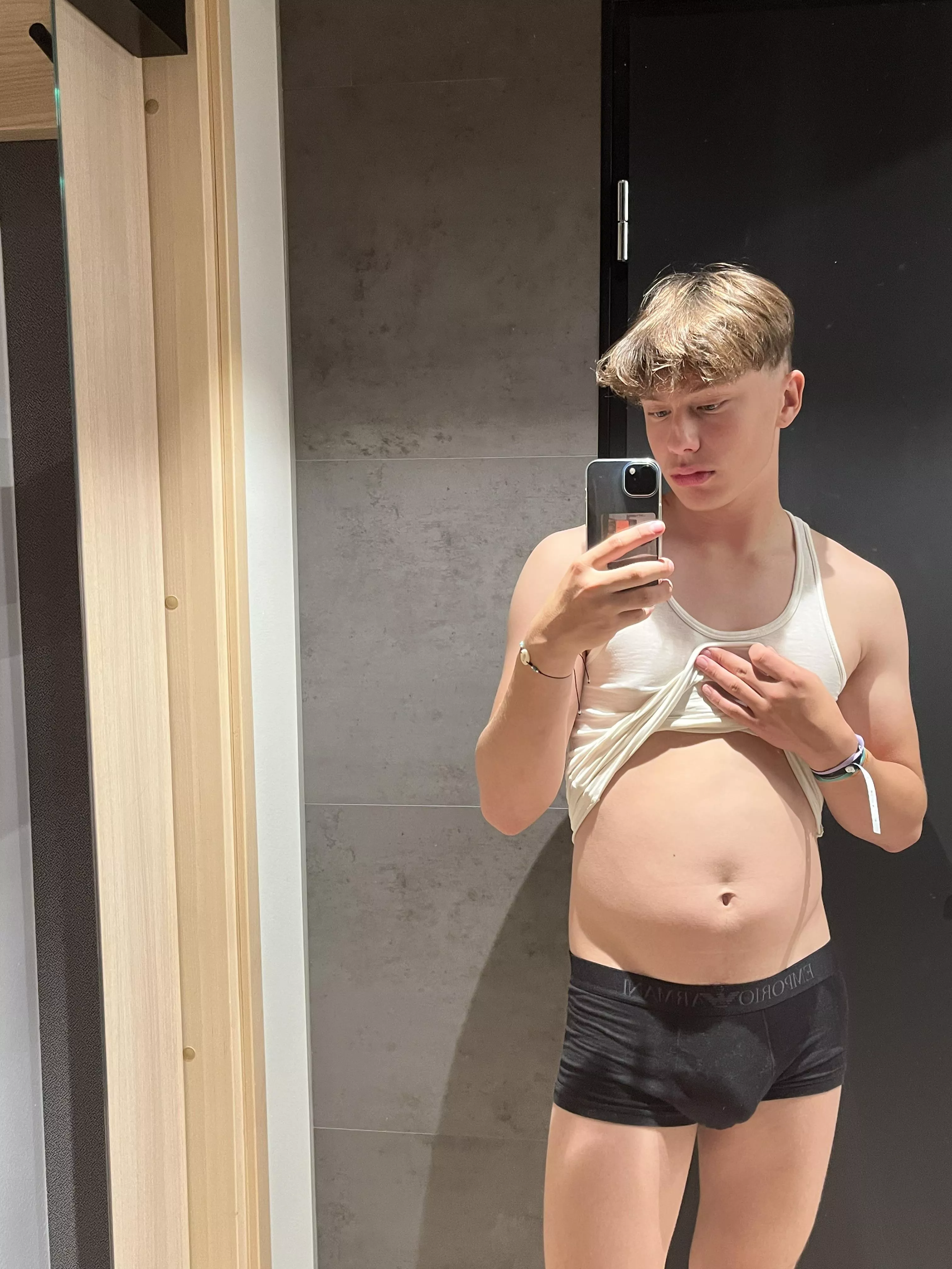18 Do you like twinks in boxers?