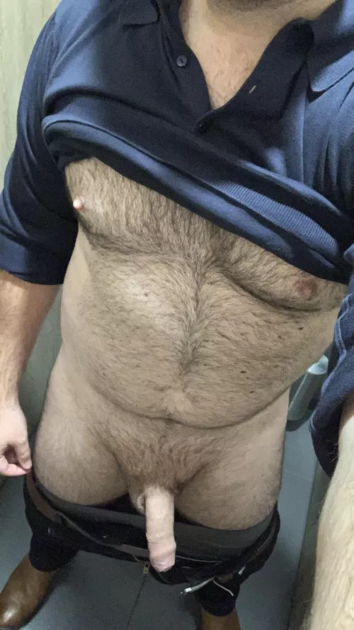 [32] a semi at work needing some edging