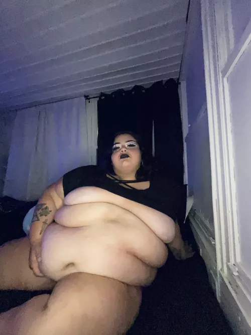 Feed meeee I know I may not look it but I’m starving 😭