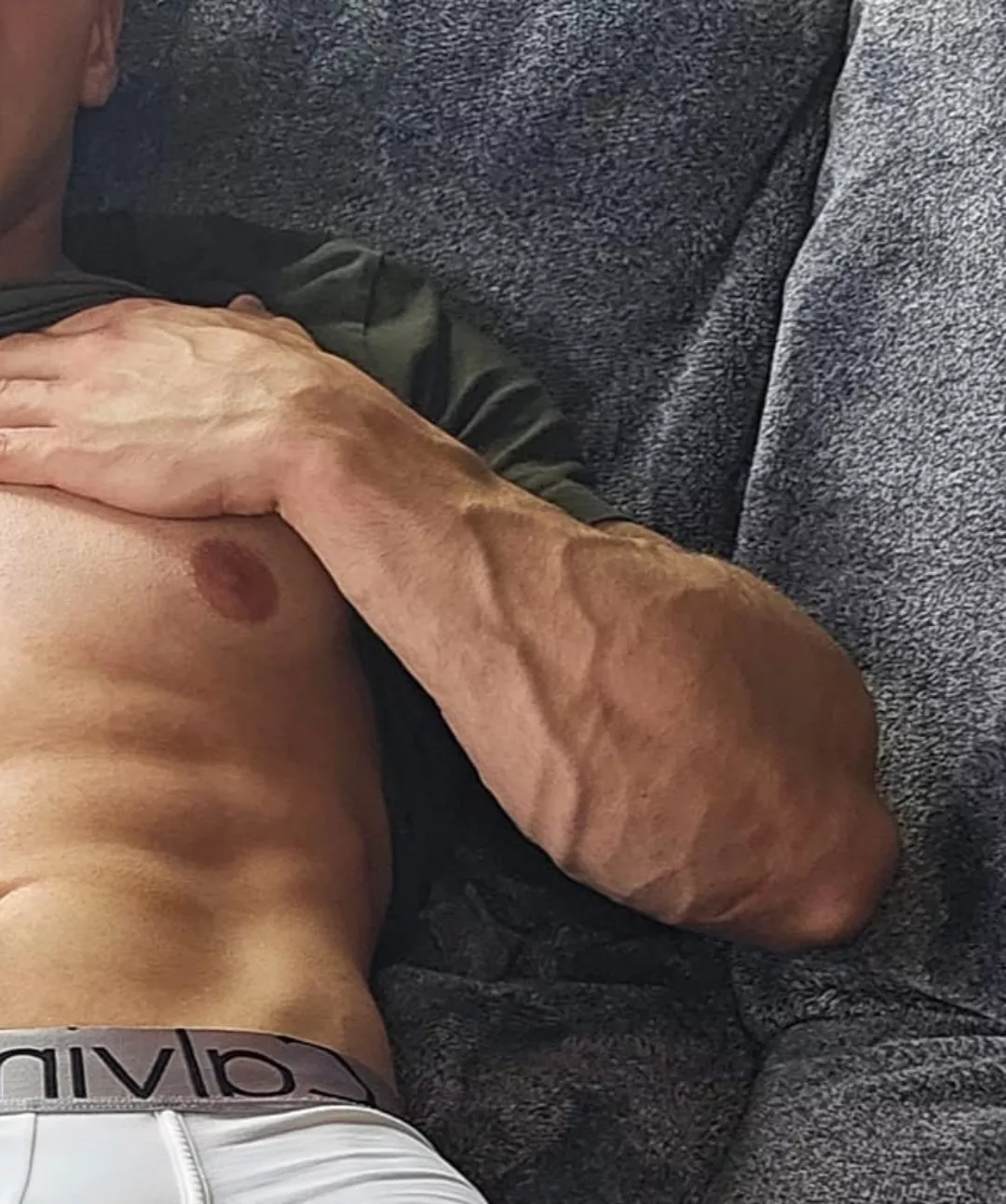 Forearm focus.. but the full picture is way better 😜🔥