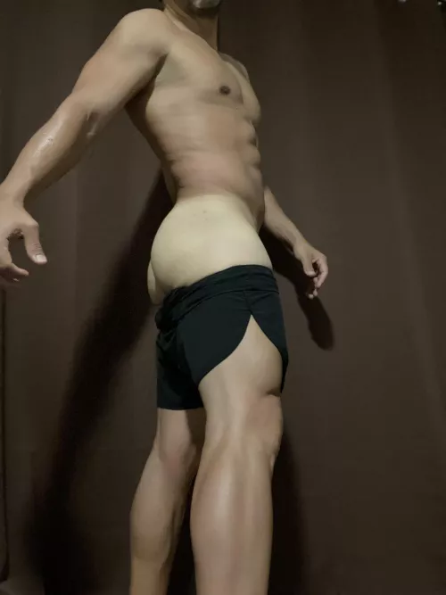 Happy hump day from this very pale hump!