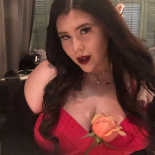 I love dinner dates. Wish you took me on one💋