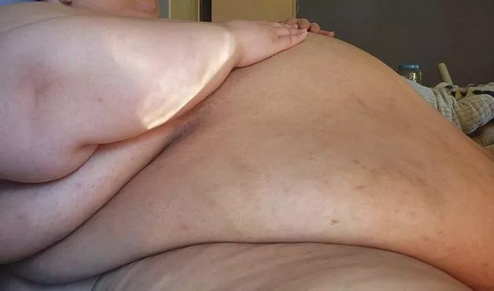 if you can get under my belly it’s all yours ;3