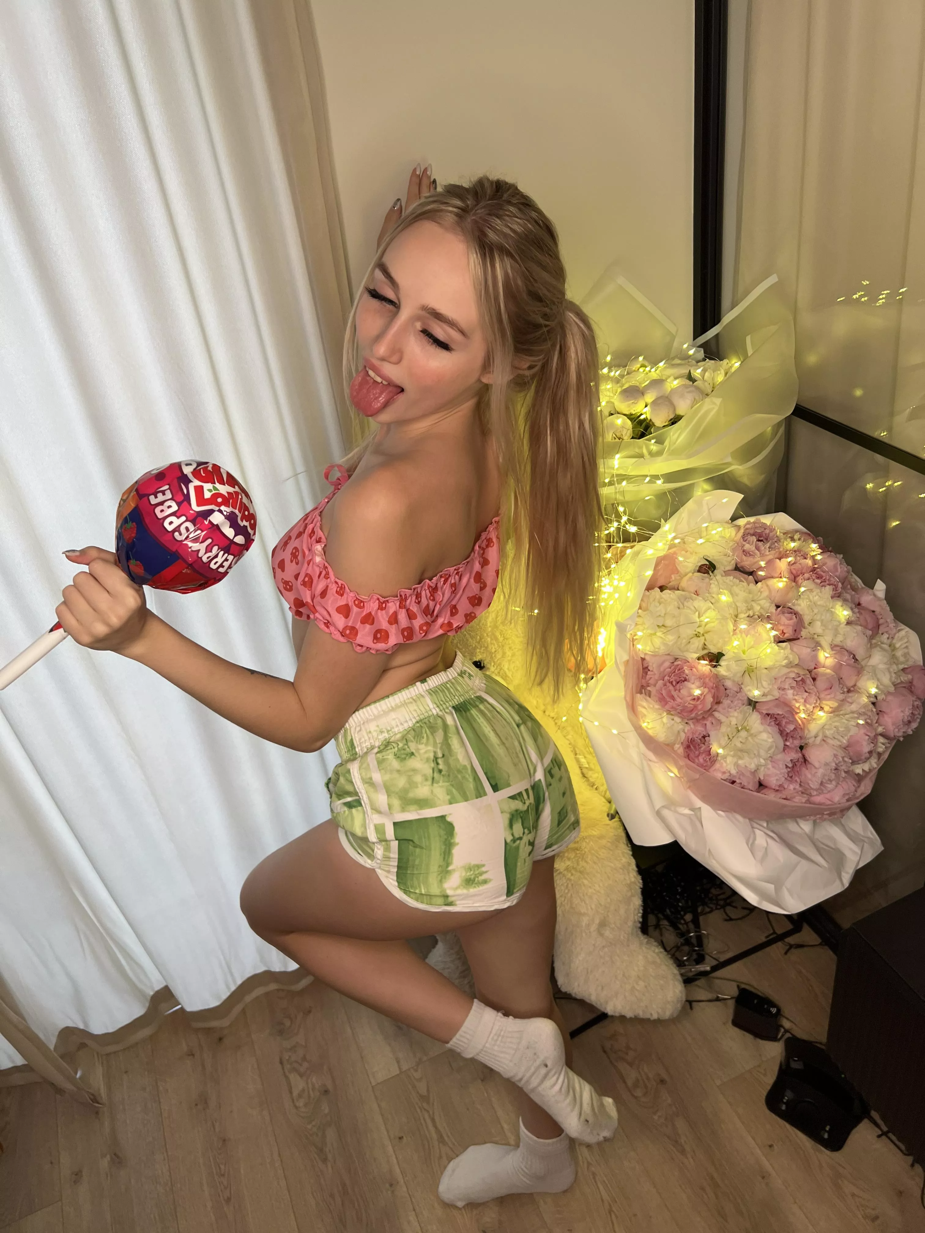 My ass deserve your hands