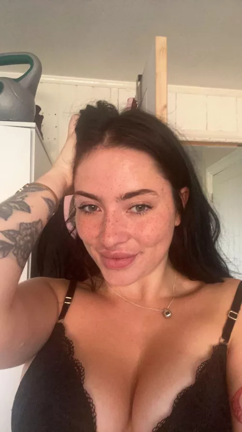 No make up, feeling extra naughty today;)