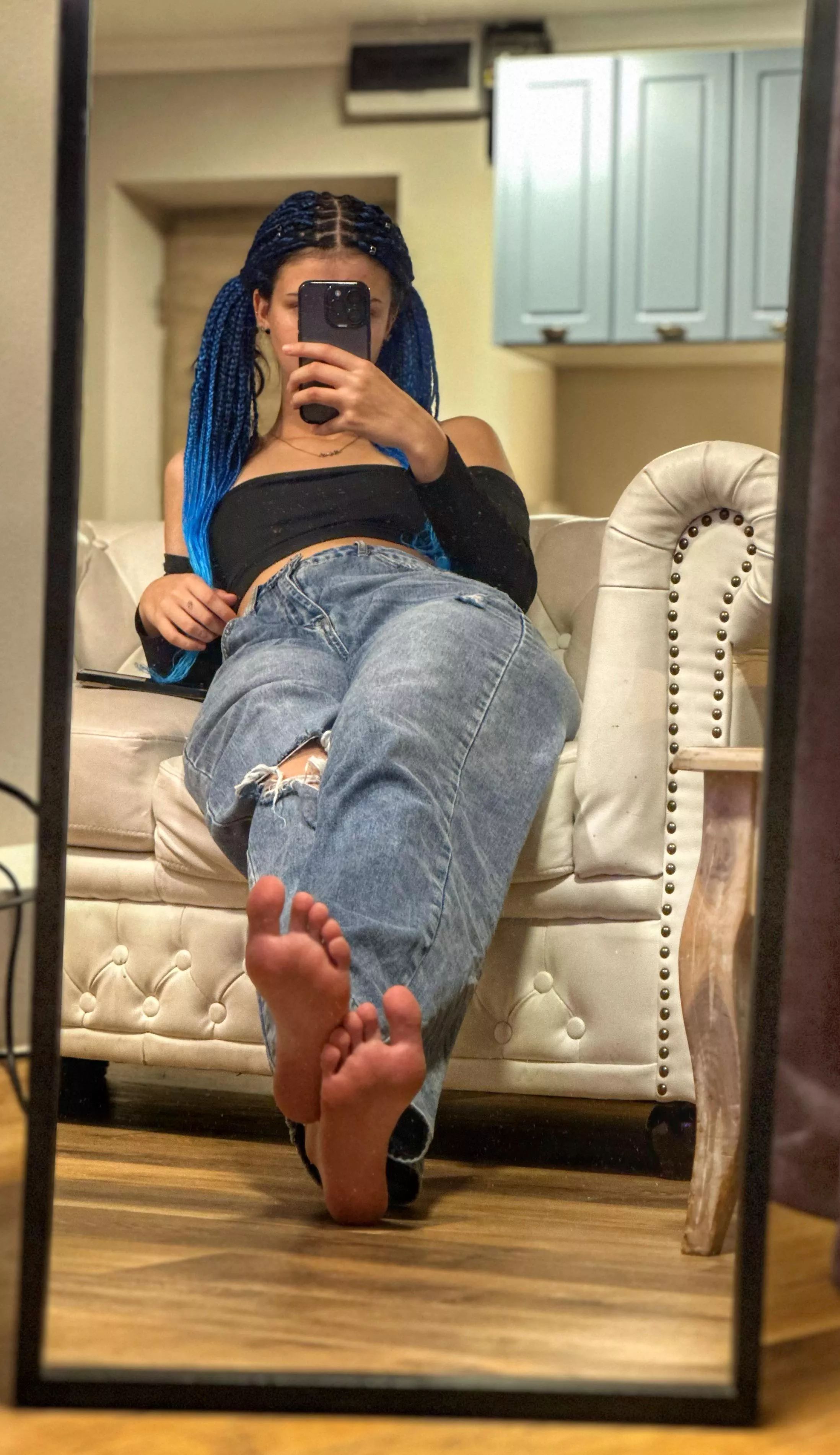 OC sweaty and smelly soles for you