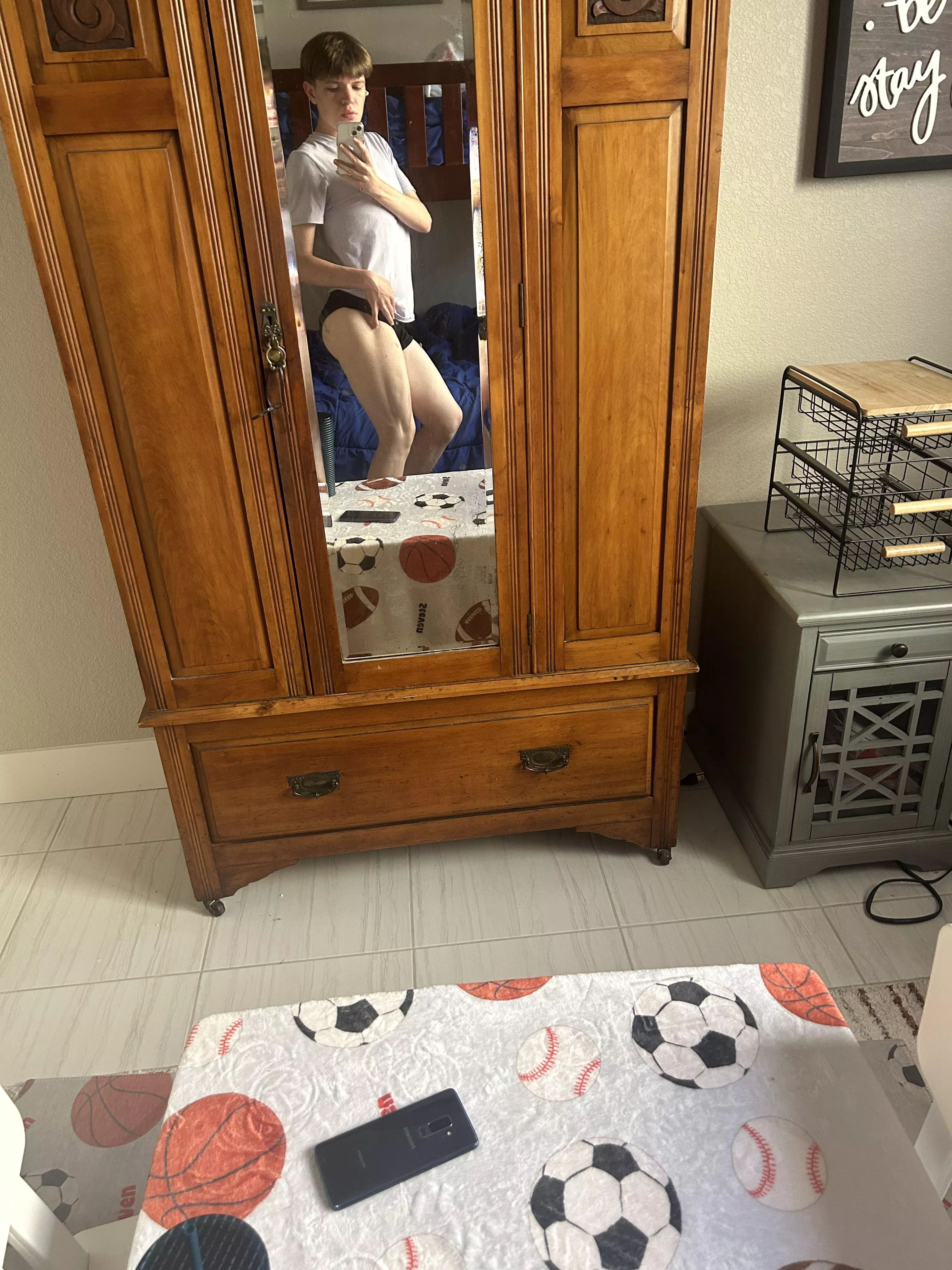 Only turned 18 last month btw 😚