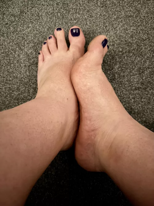 Sweaty soles and pretty toes OC