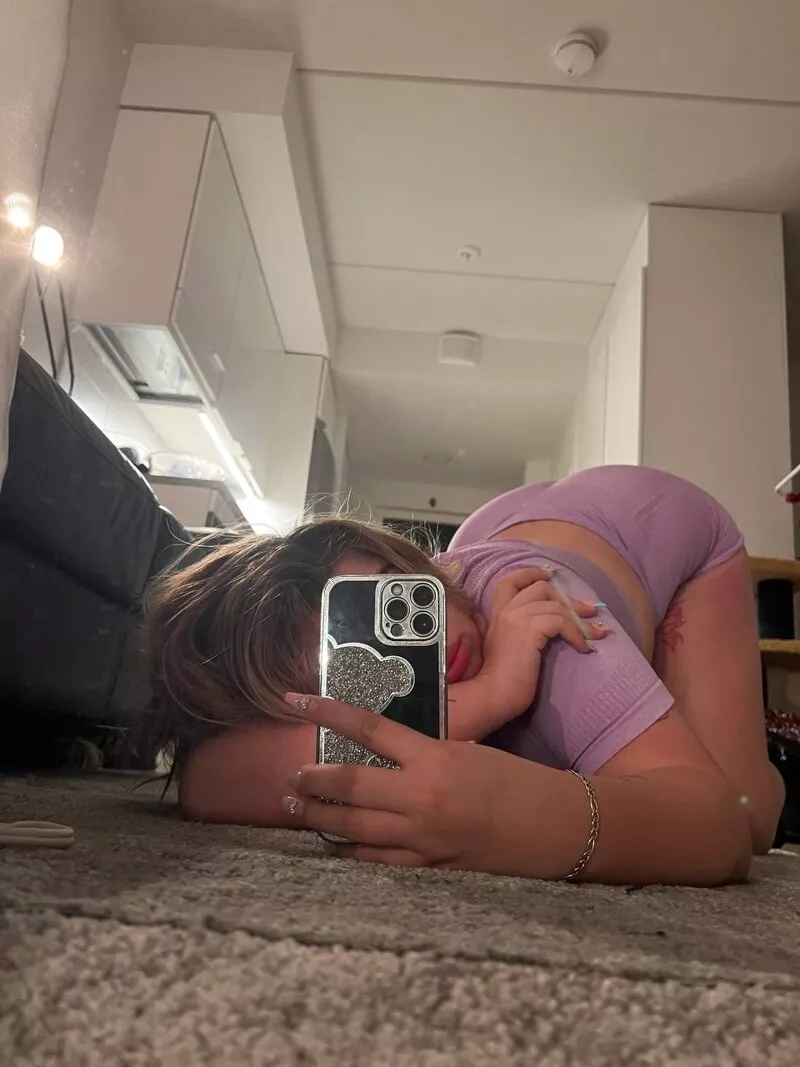 Trying bending over even while taking selfies