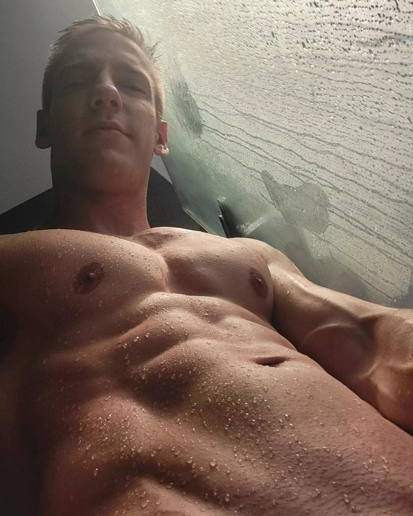 Wanna touch 😏💦..?