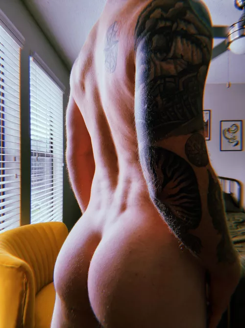 Y’all, can I just say how proud I am of my back (& backside) 🥹😮‍💨💪🏻 (M)