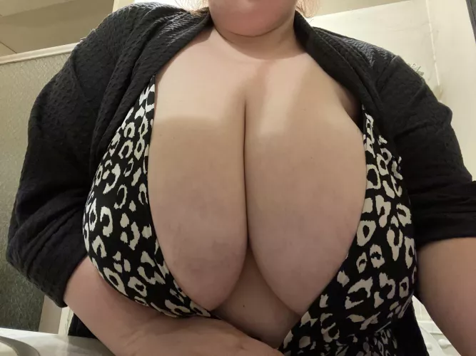 Big tits need to be played with