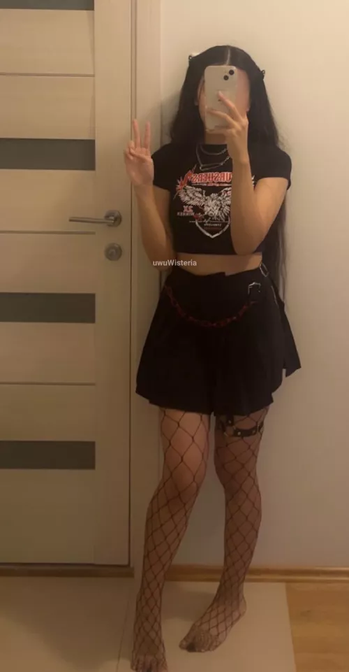 do you like big fishnet holes? 😳