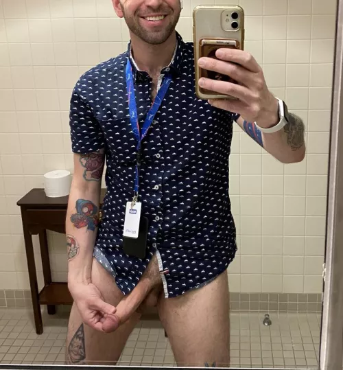 Horny at work again lol come help