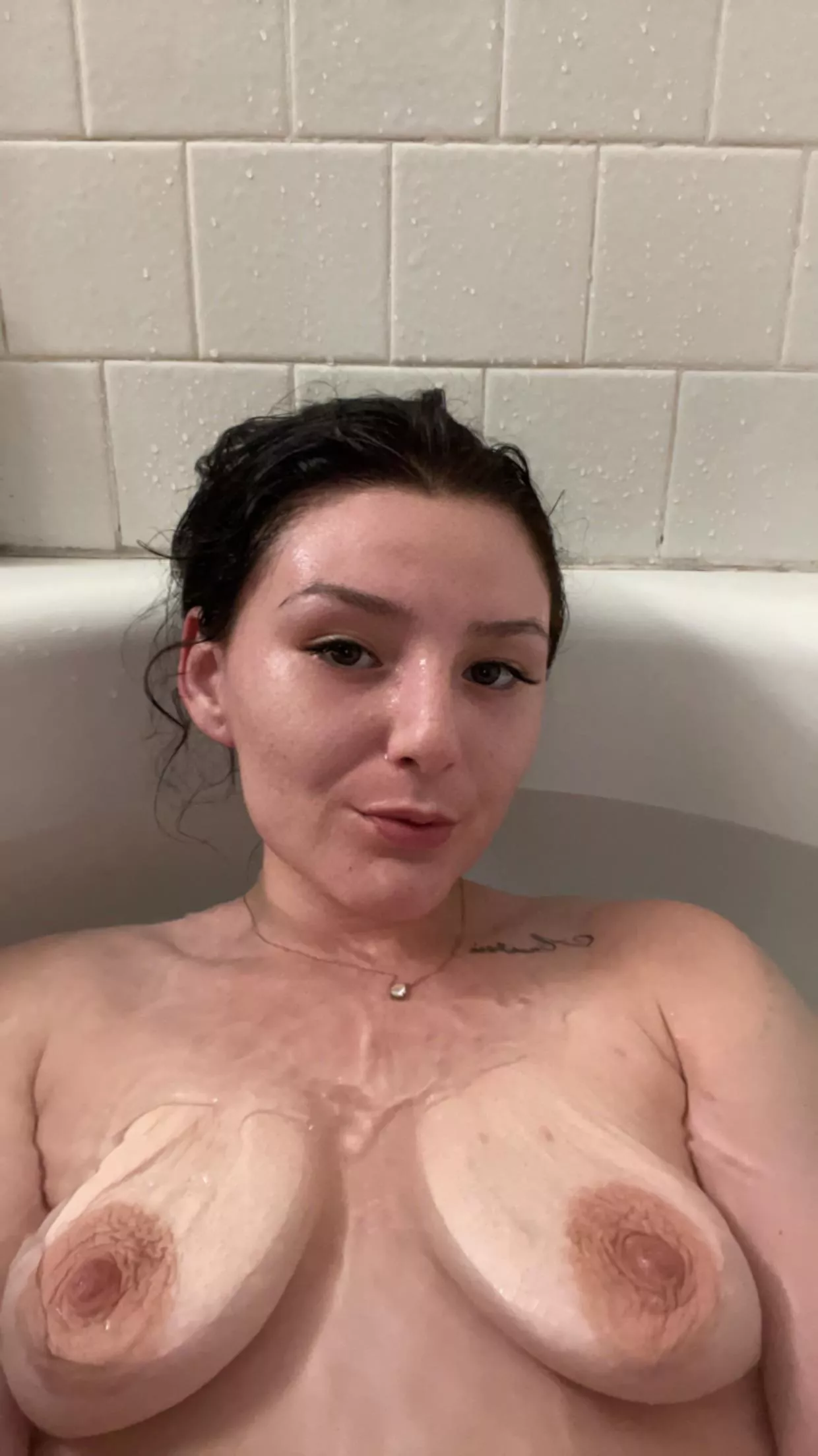 Hot, steaming bath with me anyone ? 🛀😋