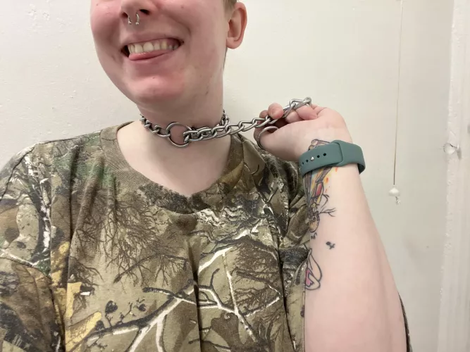 I love being choked with my new collar 💕