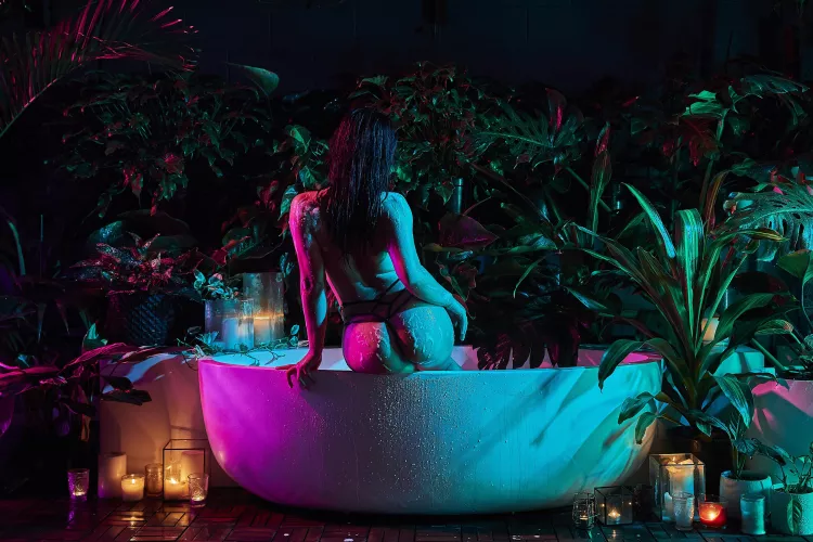 I love the lighting on my ass ;)