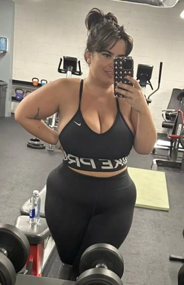 I love this chubby bitch