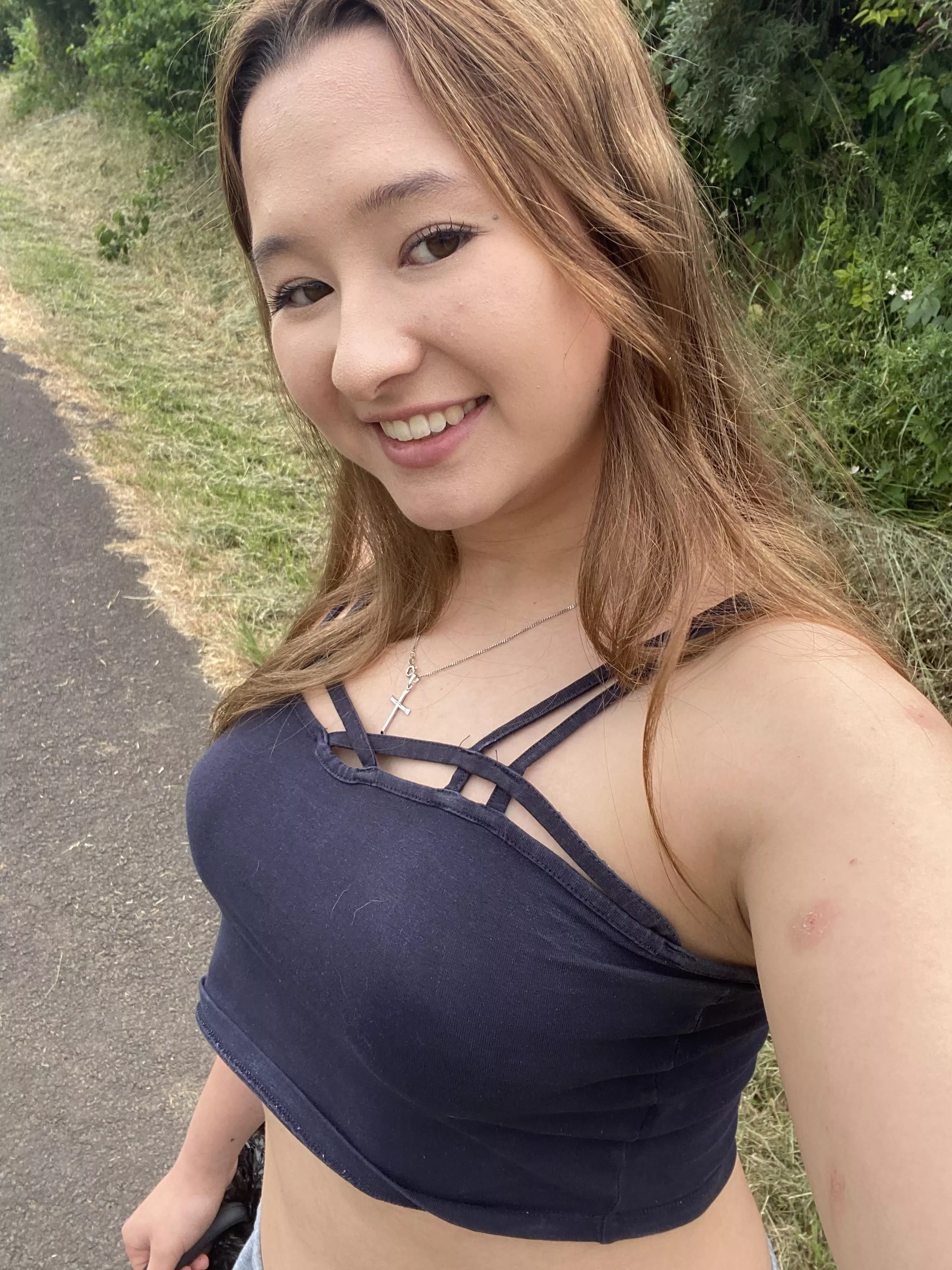 I love this crop top