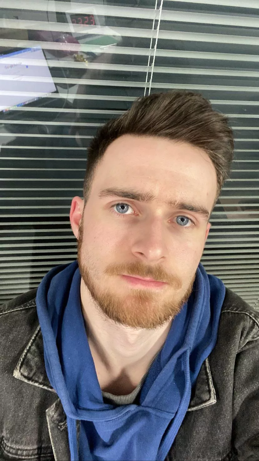 Moody work selfie now that I need to find new work due to shift cuts