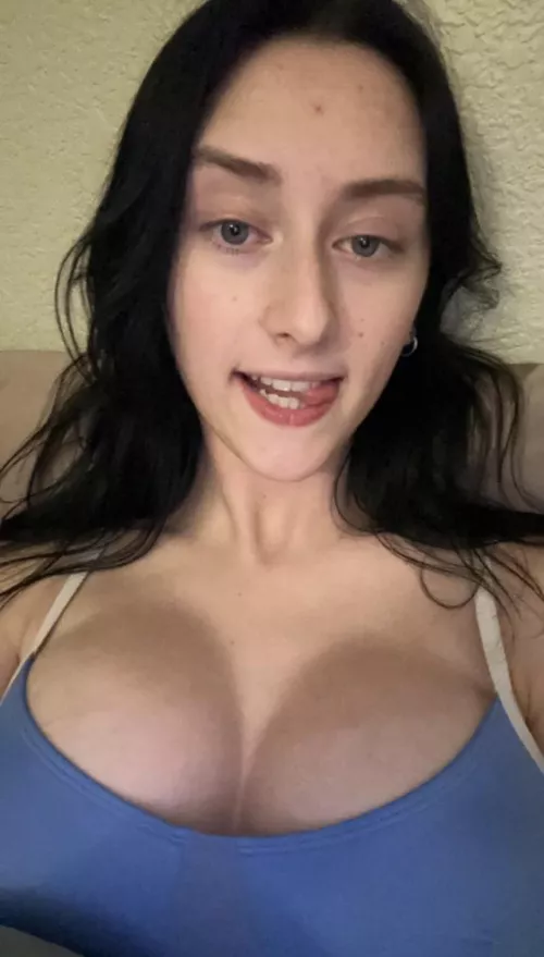 My dads friends checking me out will never not turn me on a little 🤫🥰