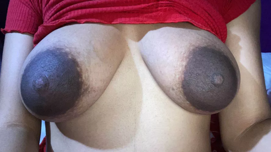 Rate My areolas 1-10 Do you want to play a little with them?