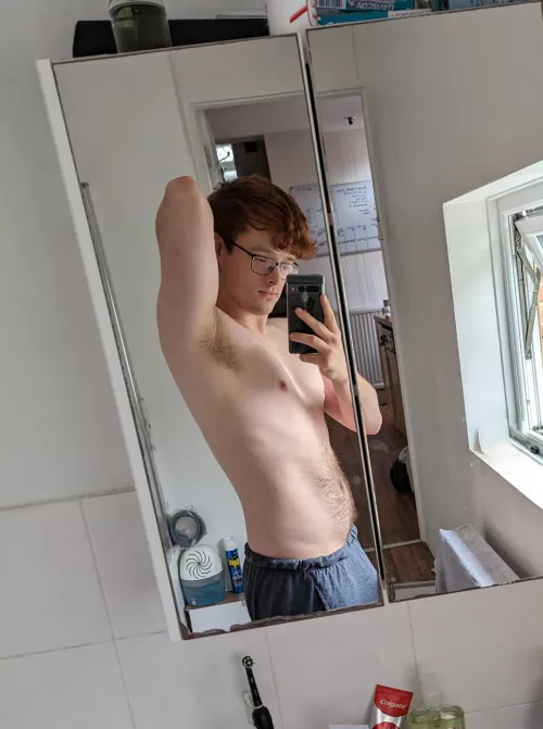 Really don't want to be working today (25) dms open to make my day go faster