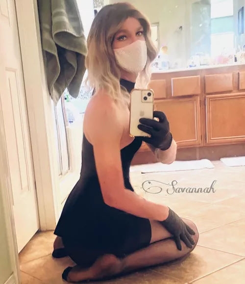 She said take a pic after she did my makeup, & gave me skirt🎀🙇🏼♀️🎀