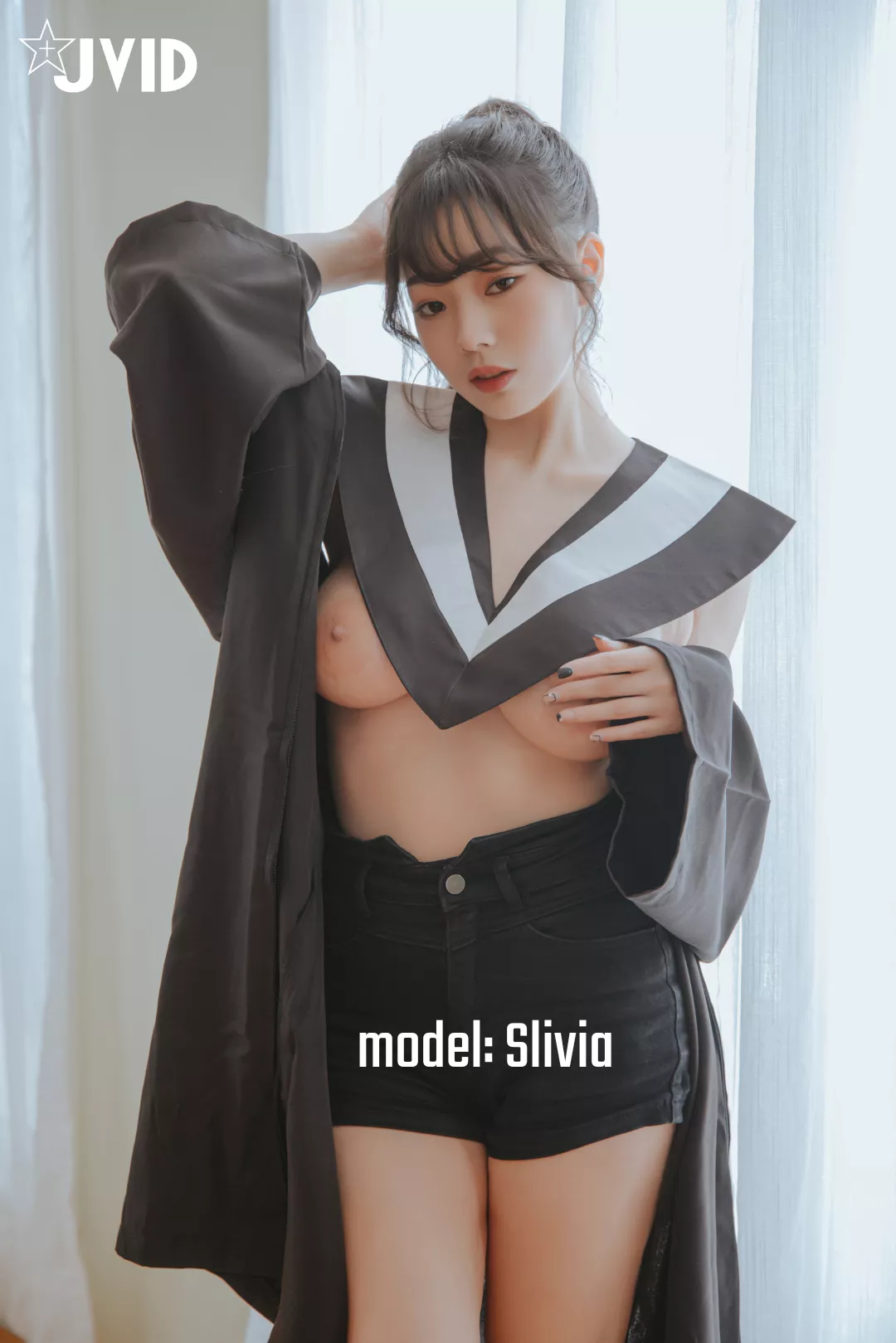 Slivia forgot her shirt