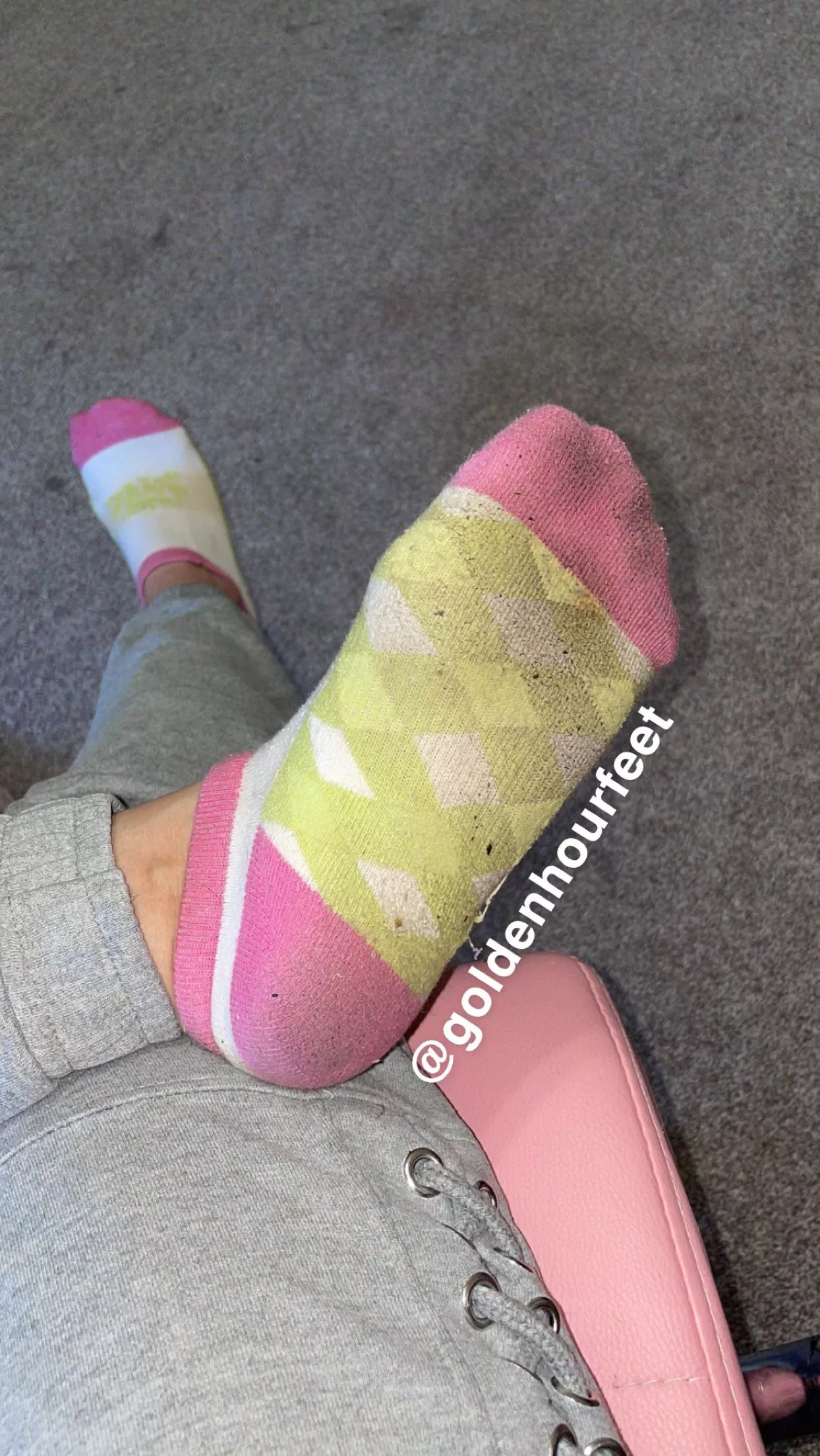 These smell sooo strong, can you tell?😏 [selling]