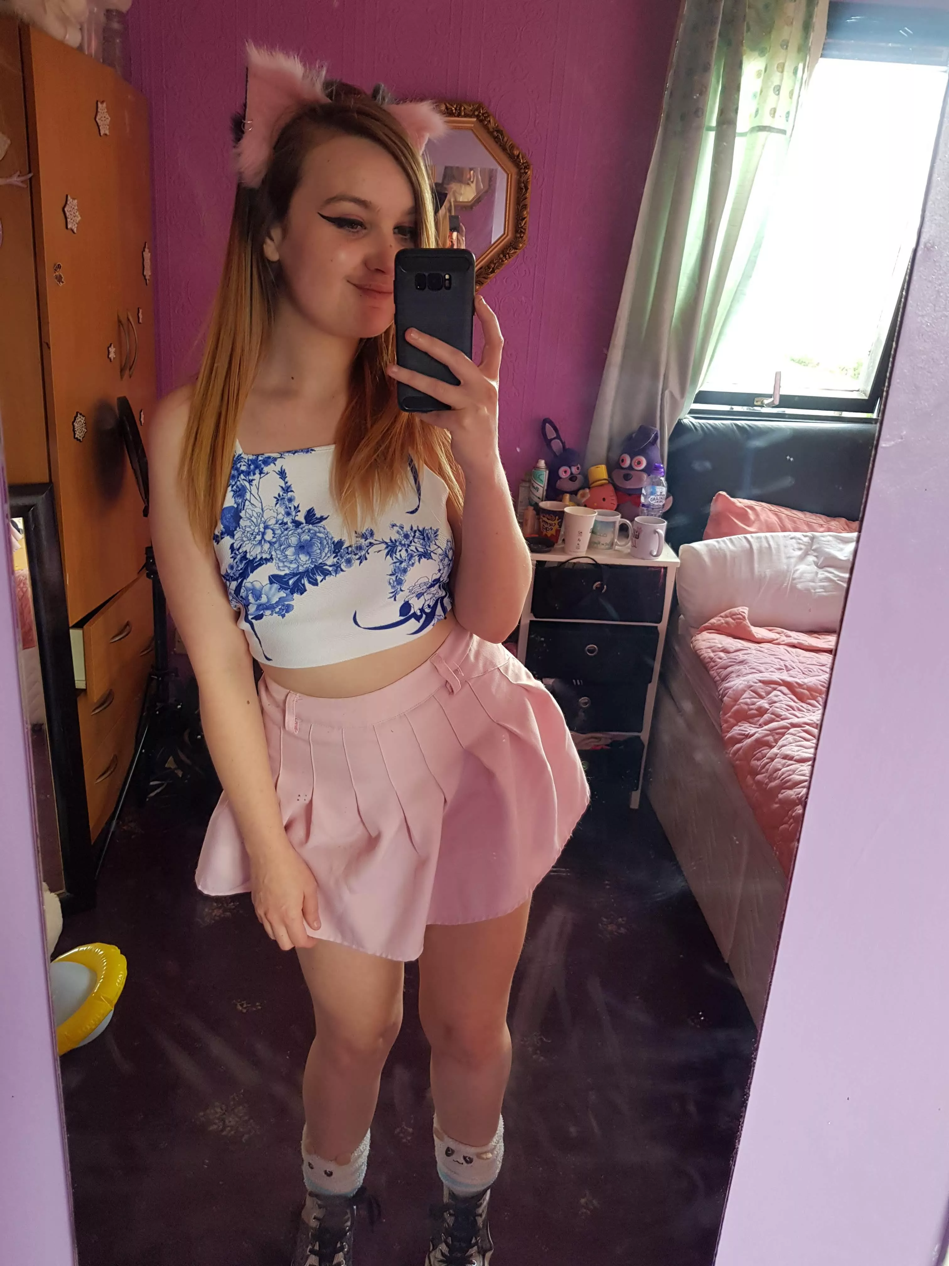 This top reminds me of my grannies fancy china (F)