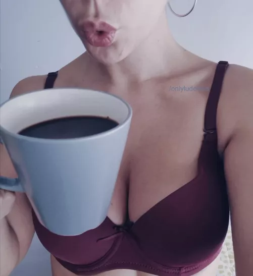 would u take coffe with me or be too distracted?