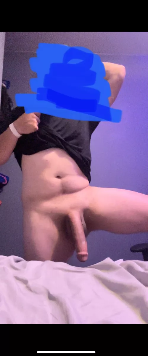 You catch me walking around the house like this wyd 🤔