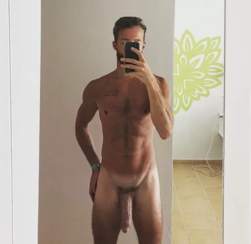 Anyone like hung English guys?