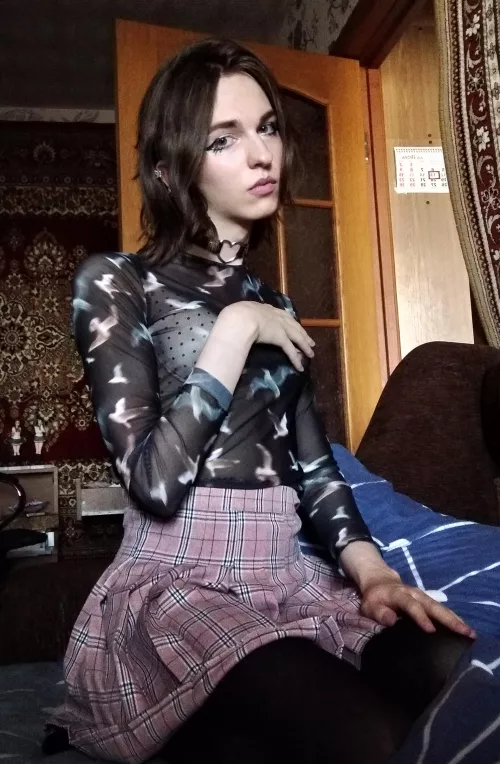 If I only know how to break this makeup-dress up-photoshoot everyday cycle ＞﹏＜