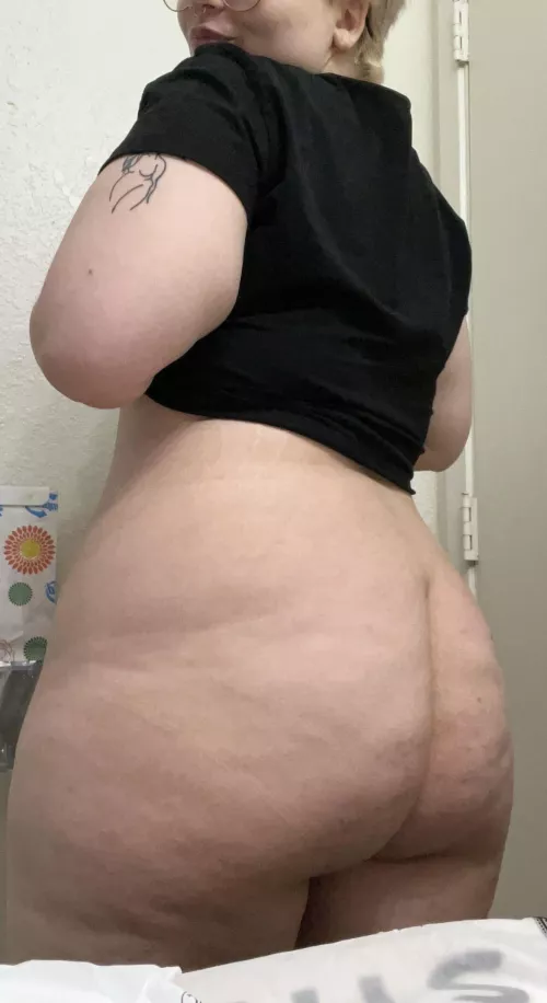 Keep staring babe😏