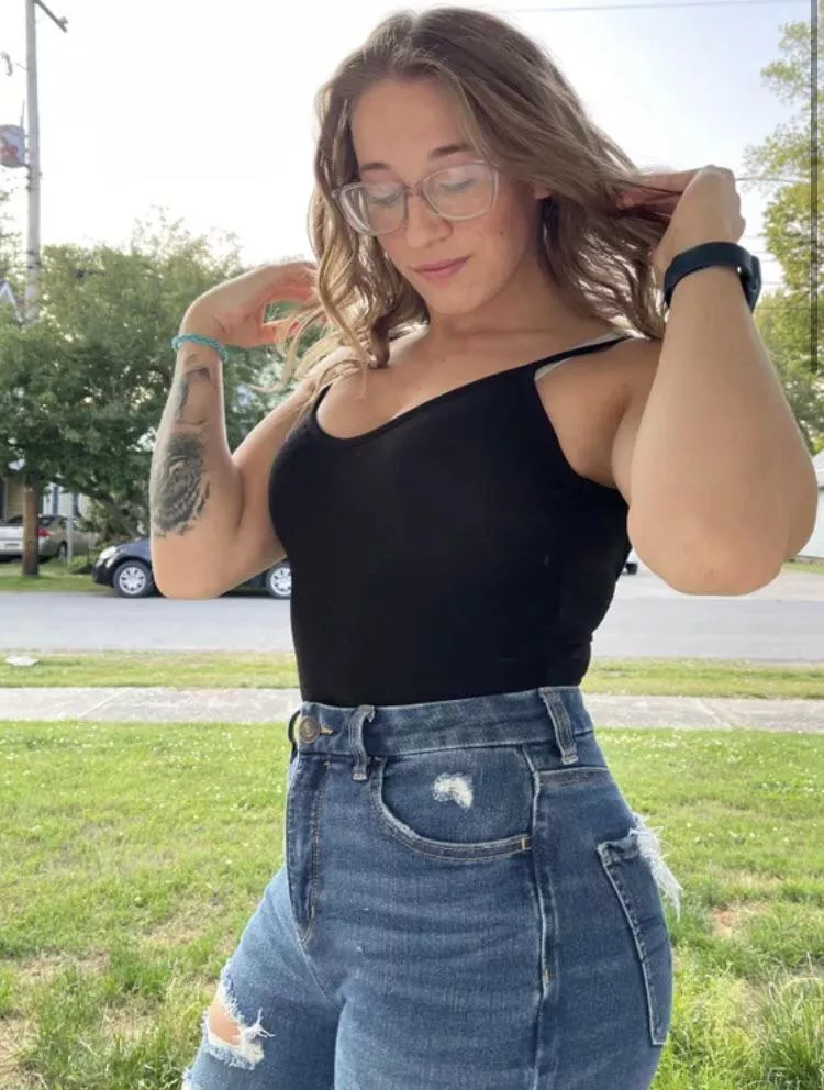 Thick in tight jeans