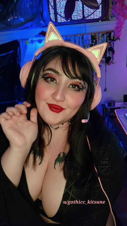 Can I be ur chubbi goth gamer gf 😽