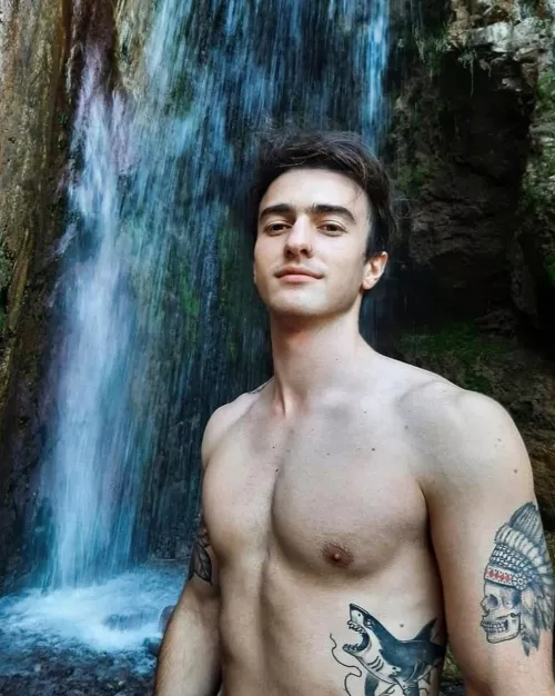 Hey guys! do you like latin boys 🙈?