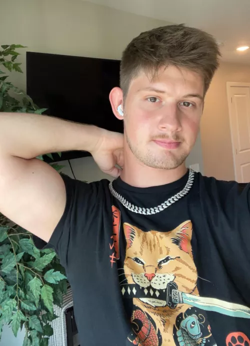 I need someone to take off my chain