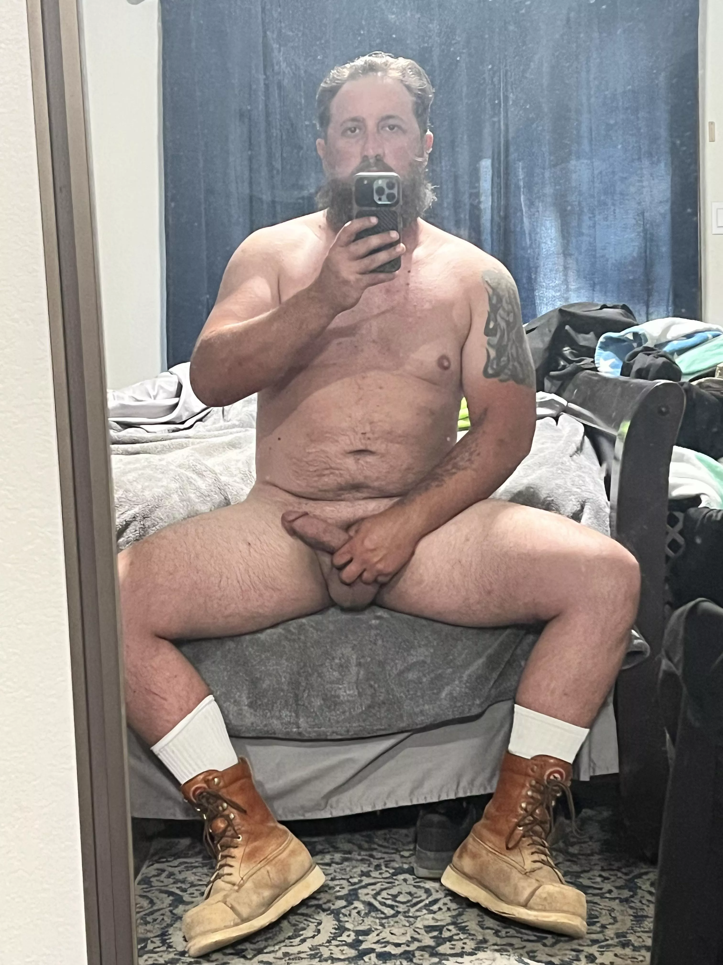 Off work and ready to go. (40M) Off work and ready to go. (40M)