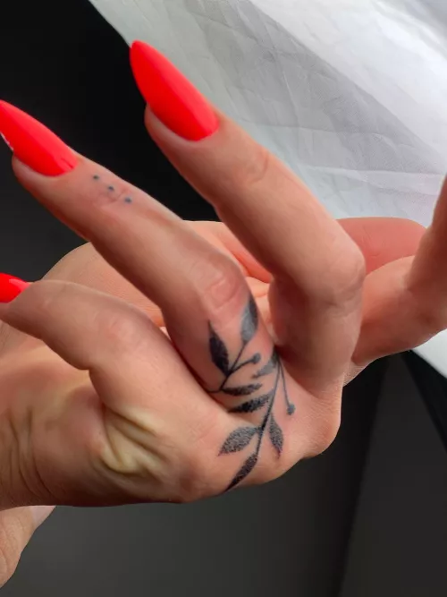 This cute hand is a handjob expert, you'll love every second of me around your arousal