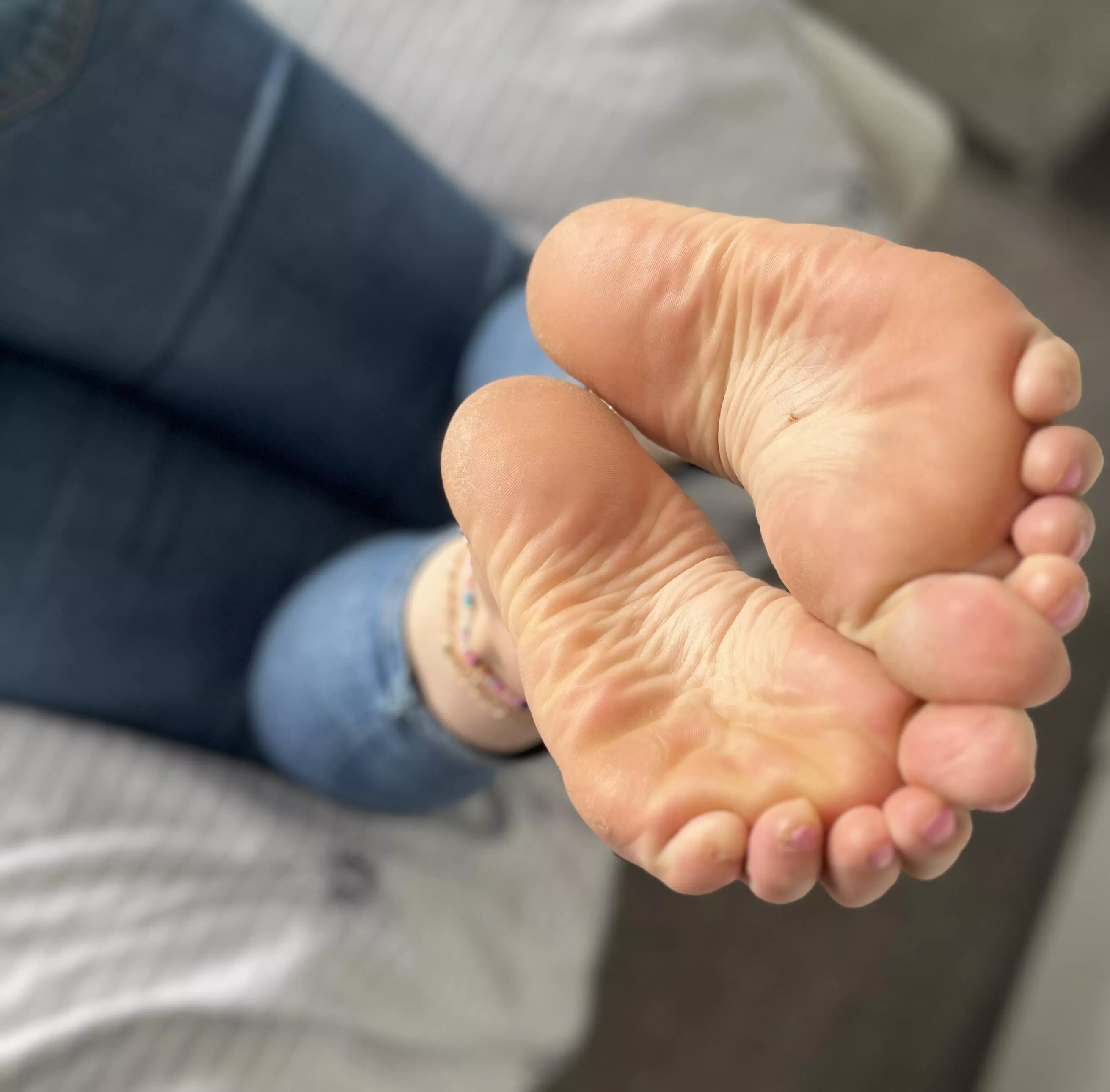 A better view of my soles 💦💦🤤